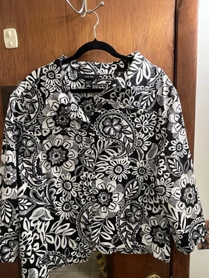 Chaqueta KAKTUS Mujer 3x Blanco y Negro Floral Abstracto Mangas 3/4 Costera Foto 1 de 3