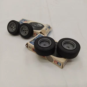 Tamiya lotto di 4 pneumatici ricambio modellini auto scala 1/18 - Picture 1 of 5