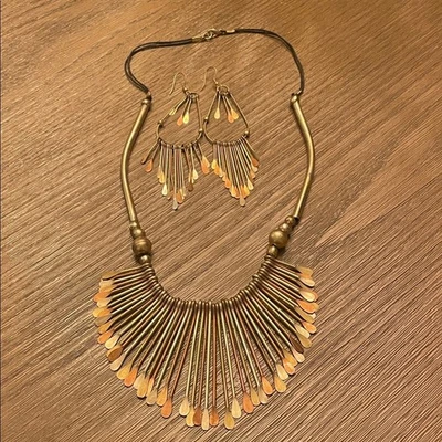 70 年代复古黄铜和铜钉条纹项链耳环套装 — 第 1/4 张图片