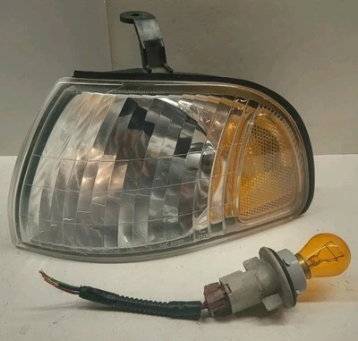 1998-1999 Subaru Legacy OEM Left Driver LF Turn Signal Parking Light w/ bulb - Image 1 of 4
