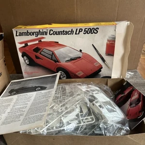 Testor 1987 Lamborghini Countach LP500S 1:24 Scale - Picture 1 of 17