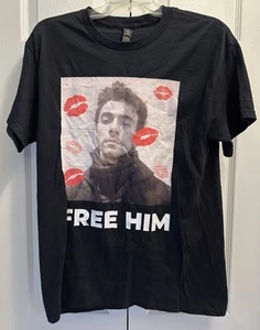 Free Him Luigi Mangione Mugshot Grafik T-Shirt Größe Medium - Bild 1 von 3