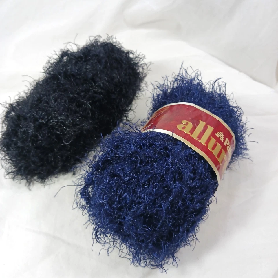 1 Patons Blue Allure Yarn Sapphire Bulky Weight Eyelash 50g 47 Yards