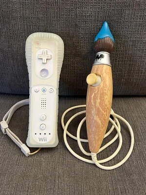 Disney Epic Mickey Pincel Nunchuck + Mando Regular para Nintendo Wii Foto 1 de 4