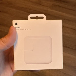 Oryginalny Apple 30W USB-C MacBook / iPhone / iPad Pro UK Ładowarka ścienna Zasilacz - Zdjęcie 1 z 2