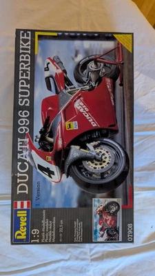 Revell Ducati 996 Superbike - Immagine 1 di 4