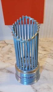 TROPHÉE CHAMPIONNAT DU MONDE PHILADELPHIA PHILLIES 2008 - Photo 1/6
