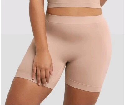 Pantalones cortos suavizantes sin costuras para mujer Maidenform M MST003 rubor mediano de noche  Foto 1 de 4