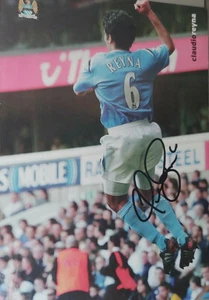 CLAUDIA REYNA SIGNIERT A4 MAGAZIN SEITE MANCHESTER CITY 100 % AUTHENTISCH & COA - Bild 1 von 2