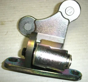 Mercedes Benz  Rear Right Lower Hinge A 2047301337 - Picture 1 of 8