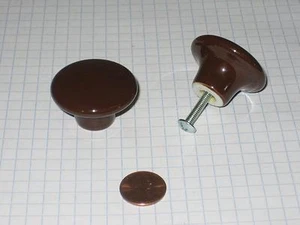PERILLA DE CAJÓN / GABINETE DE PORCELANA HARRIS #217, DIÁMETRO DE 1-1/2", ACABADO MARRÓN BRILLANTE - Imagen 1 de 1