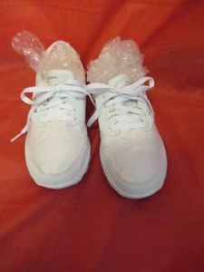 Skechers Womens Go Walk 2 13646 White Lace Up Low Top Golf Shoes Size 6 - Picture 1 of 7