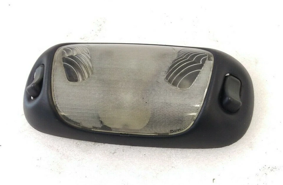 Luz cúpula interior superior Ford F150 F250 F350 Taurus Mustang OEM 92-07 negra Foto 1 de 4