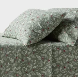 Full Ultra Soft Holiday Flannel Sheet Set Green Holly - Threshold Christmas - Picture 1 of 3