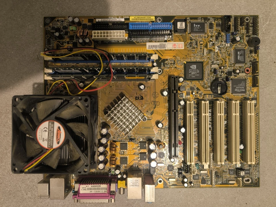 Carte-mère Asus A7N8X Deluxe + AMD Duron 1300 MHz+ 1 GB DDR - Photo 1/1