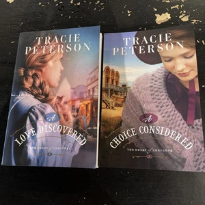 A Love Discovered/Choice Considered #1-2 Christian Hist Romance Tracie Peterson - Picture 1 of 14