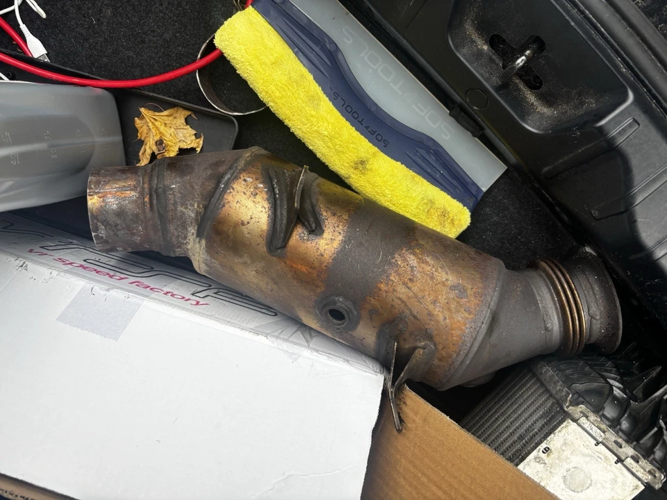 Convertidor catalítico BMW 535i 2011-2016 OEM Foto 1 de 1