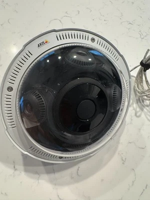 Cámara domo de red Axis P3717-Ple Foto 1 de 2