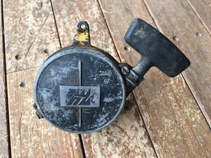 VINTAGE MCCULLOCH 125 MOTORSÄGE SEILZUGSTARTER - Bild 1 von 2
