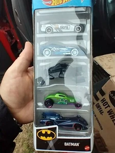 Batman Hot Wheels 5 Pack Charger -Silhouette -The Bat -Sooo Fast -Batmobile 2020 - Picture 1 of 3