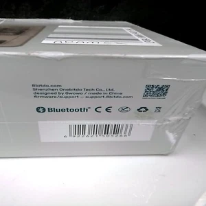 8BitDo Retro Mechanical Keyboard – C64 Edition - Picture 1 of 5