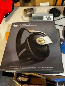 Auriculares satelitales azules caja abierta negra - Imagen 1 de 8
