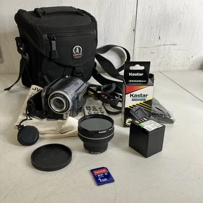 JVC Everio 30GB Hard Disk HDD Silver Camcorder GZ-MG30U New Battery, Charger - Image 1 of 4