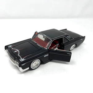 1966 Lincoln Continental Black Pinstriped 1:26 Scale Maisto Pro Rodz - Picture 1 of 13