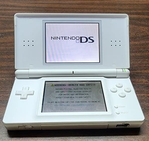Consola portátil Nintendo DS Lite solo blanca polar probada funcionando - Imagen 1 de 7