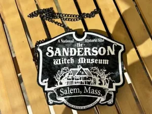 Hocus Pocus Sanderson Witch Museum Crossbody Bag Halloween Horror Purse NEW - Picture 1 of 3