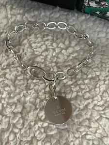 AUTHENTIC GUCCI TRADEMARK ENGRAVED .925 STERLING SILVER ROUND CHARM BRACELET NWT - Picture 1 of 8