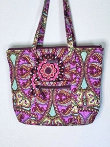 Vera Bradley Resort Medallion Glenna Rose Quilted Bag - Zipper Closure - Picture 1 of 10