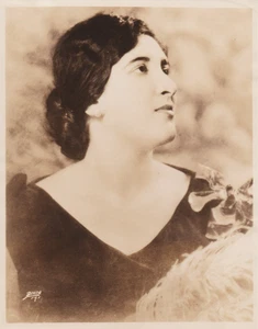 Foto de prensa de 1928 cantante de ópera Viola Philo de la pandilla Roxy en NBC Radio Network - Imagen 1 de 2