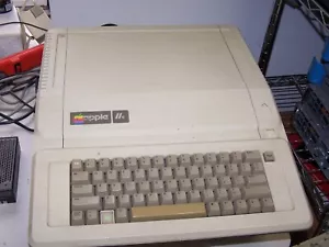 Sistema Apple IIe 64K A2S2064, probado y funciona muy bien - Imagen 1 de 6