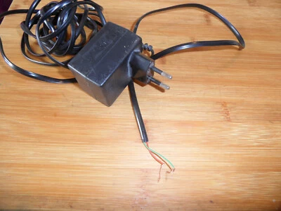 Netzteil Netzgerät Adaptor Adapter SGW Type SGW-35EU-02   9V - 300mA  n777 - Bild 1 von 4