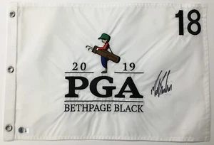 Matt Kuchar 2019 PGA Bethpage Black #18 Signed Pin Flag Beckett BR77390 - Picture 1 of 4