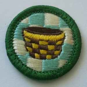 VINTAGE PFADFINDERABZEICHEN - Weben & Korbwaren - Nadelstreifen - Kunststoffrücken - Bild 1 von 2