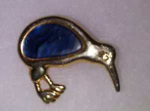 Vintage Goldtone Small Abalone Bird Penguin Kiwi Birdie Lapel Pin Brooch Jewelry - Picture 1 of 4