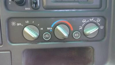 Used A/C Selector Switch fits: 1997 Chevrolet 1500 PICKUP w/AC w/o rear defrost Foto 1 de 4