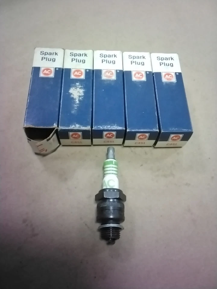Свечи зажигания переменного тока Delco C45L, лот из 5 - Изображение 1 из 4