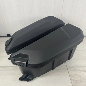 Scatole Portaoggetti Lato Posteriore per 2024 Can-Am Maverick R, 13,5L LinQ Lato Letto - Foto 1 di 13
