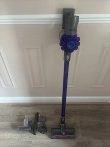 Dyson V6 Animal Cordless Vacuum Cleaner. Cleaned Before Sale. Fast Dispatch - Picture 1 of 10