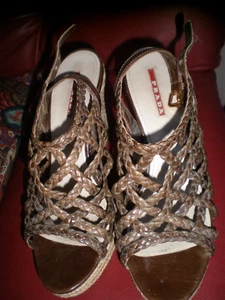 Sandalias Prada para mujer con plataforma de tacón de cuña con tiras marrón talla 38,5 ZAPATOS ITALIA - Imagen 1 de 5