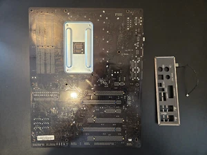 ASUS Republic of Gamers M2 Crosshair AM2 Motherboard - Picture 1 of 8