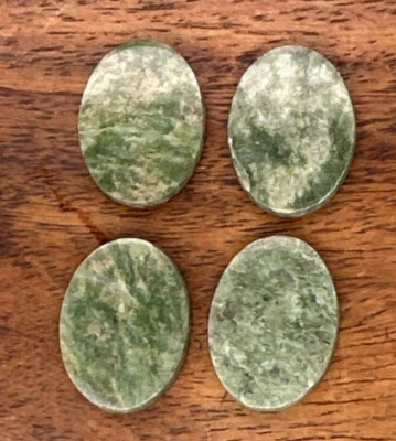 LOTE 62-9 PIEDRAS PRECIOSAS WYOMING JADE NATURAL FORMA OVALADA 20 x 15 mm $1000 Foto 1 de 2