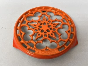 Le Creuset Cast Iron Trivet Warming Plate Stand Orange 22cm - Picture 1 of 3