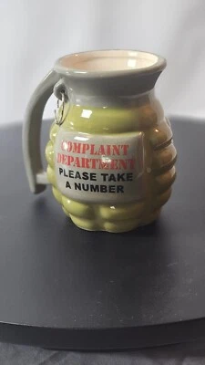 Caneca/copo de café granada de mão militar --Departamento de reclamações leve um número - Imagem 1 de 4