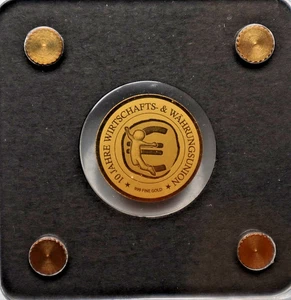 TSCHAD: 3000 Francs 2020: 10 JAHRE WWU, 999 Gold, 18mm, 1/500 oz, St, COA, C33 - Bild 1 von 3