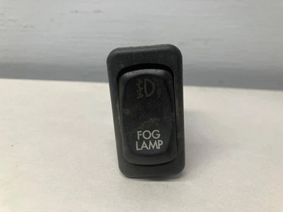 Interruptor de tablero/consola Freightliner M2 112 LUCES ANTINIEBLA - Usado | P/N A0637217005 Foto 1 de 4