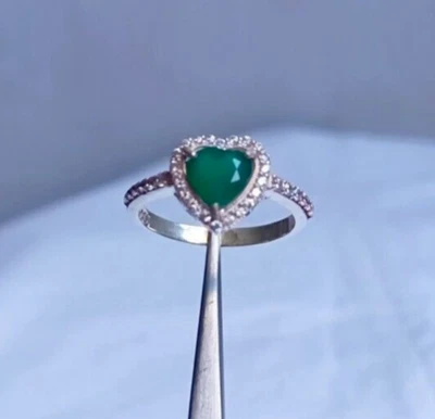 Anello in argento sterling 925 con zirconi a forma di cuore in onice verde... - Immagine 1 di 4